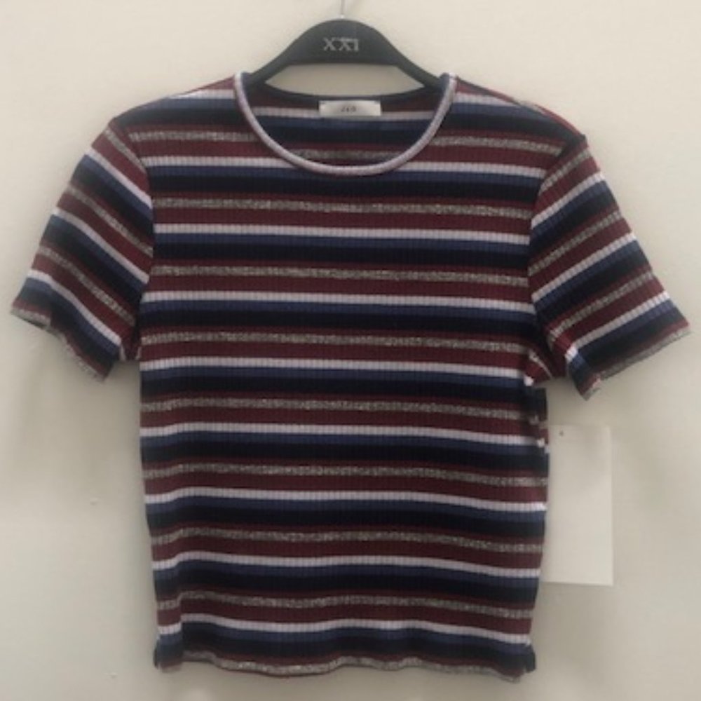 maroon blue and white stripped medium crop top